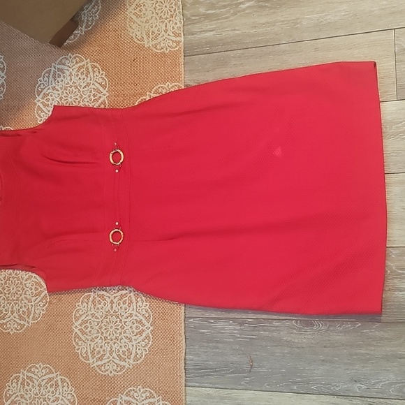 Tahari Arthur S. Levine Sleeveless, Red Sheath Dress, Gold Buckles, Size 12 - Picture 9 of 12